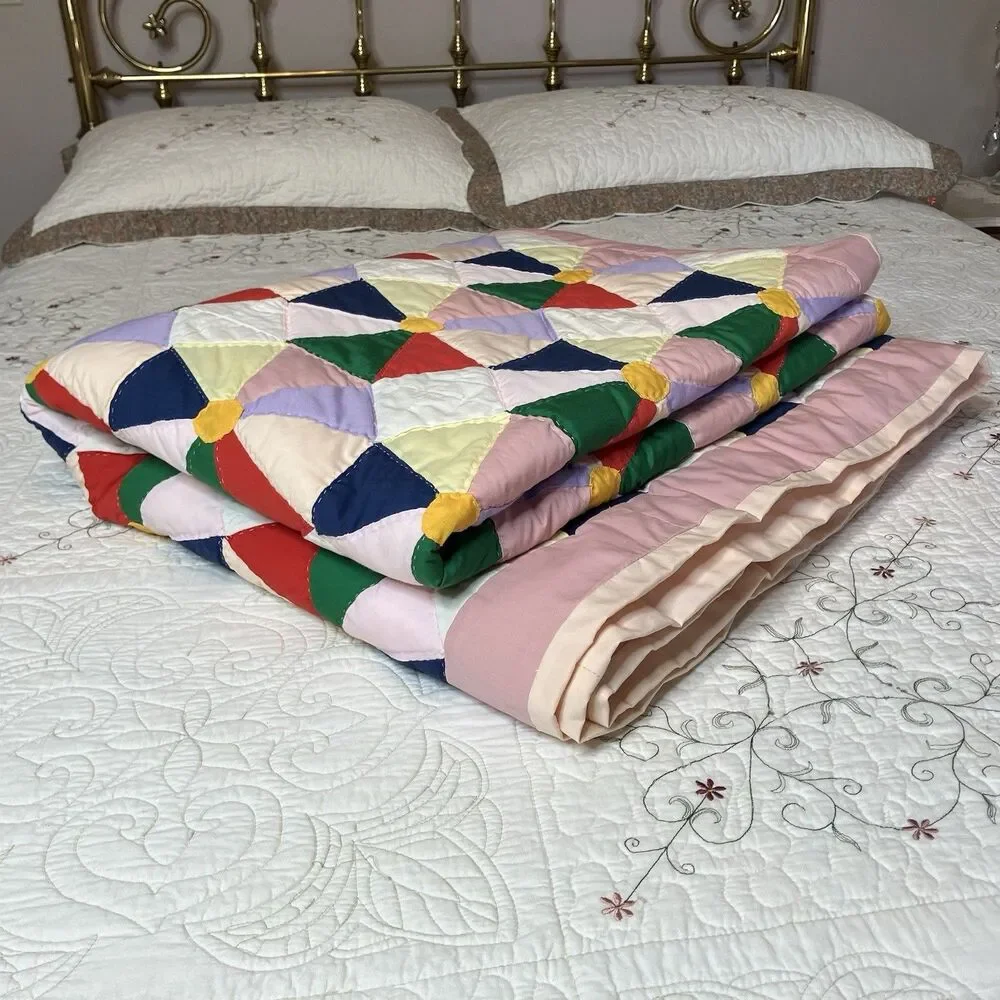 Vtg Handstitched Quilt Multicolor Dresden Plate approx. 96” x 80” w/ Border